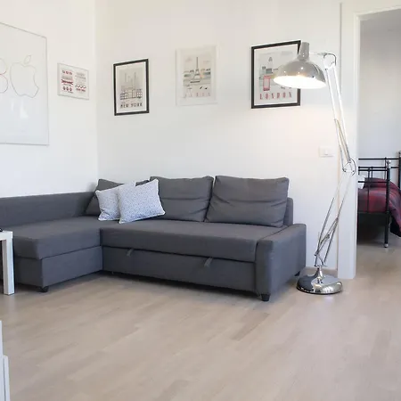 Gg In Vatican Apartment