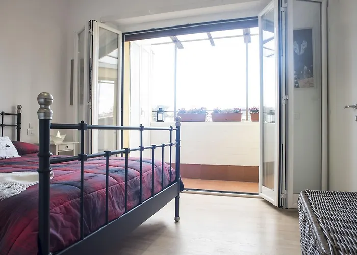 Gg In Vatican Apartment *